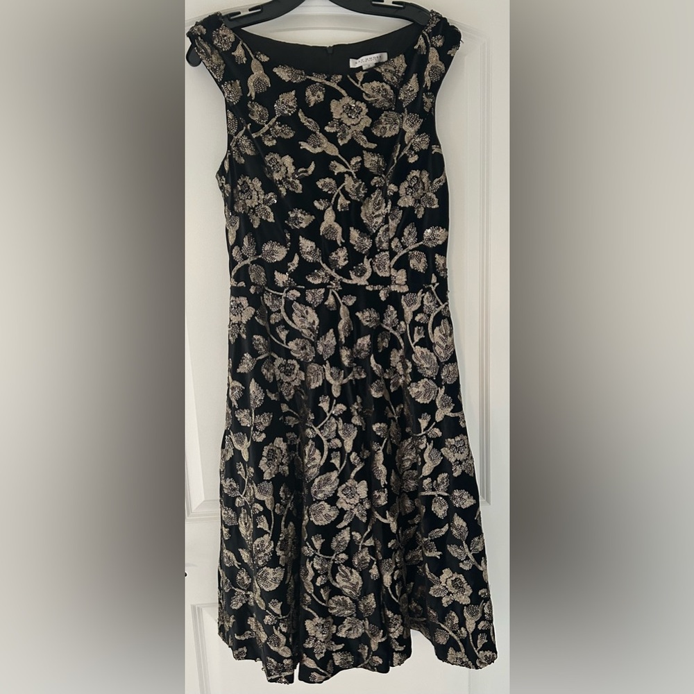 STUNNING DESIGNER BLACK AND GOLD SEQUIN COCKTAIL PARTY DRESS